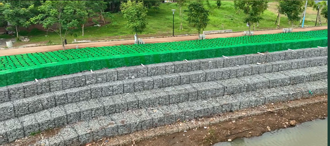 Galeri Pemasangan Bronjong di Sekitar Lahan  Waduk  Pondok Ranggon